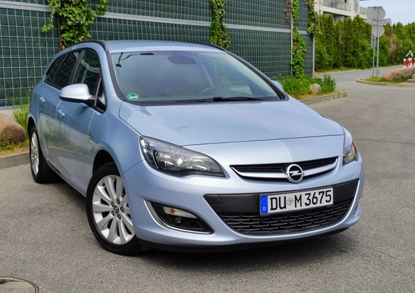 Opel Astra cena 26999 przebieg: 184000, rok produkcji 2013 z Warszawa małe 121